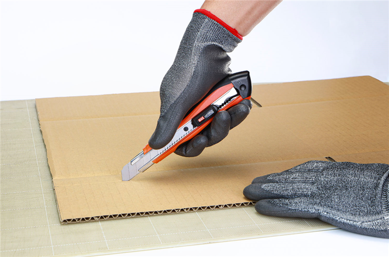 Mẫu dao dọc giấy mới của thương hiệu Max