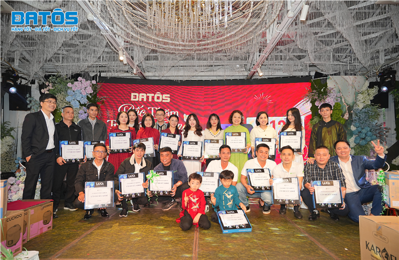 Những khoảnh khắc thật vui của đêm tiệc tất niên cuối năm của Batos