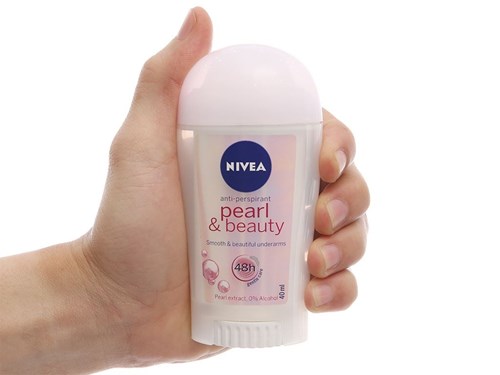 Sáp ngăn mùi NIVEA Pearl & Beauty chiết xuất ngọc trai 40 ml - 83736