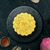 Bánh Trung Thu Kinh Đô Trăng Vàng Long Ngư Vọng Nguyệt - Hộp 4 bánh x160g + Trà Ô Long