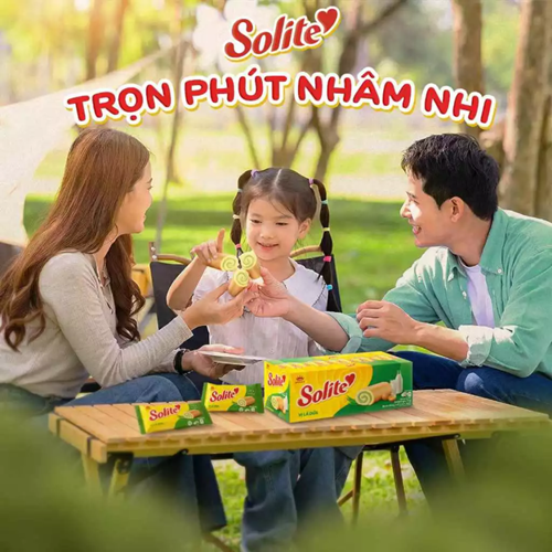 Bánh bông lan cuộn kem Solite vị Lá Dứa 324g/ hộp
