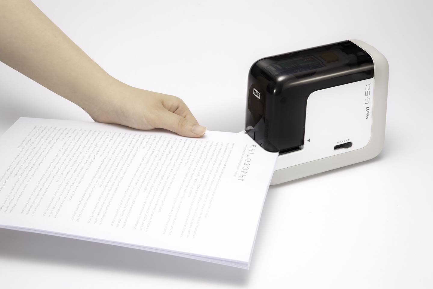 Nâng tầm cuộc sống với dập ghim điện tử, cảm biến tự động từ Nhật Bản